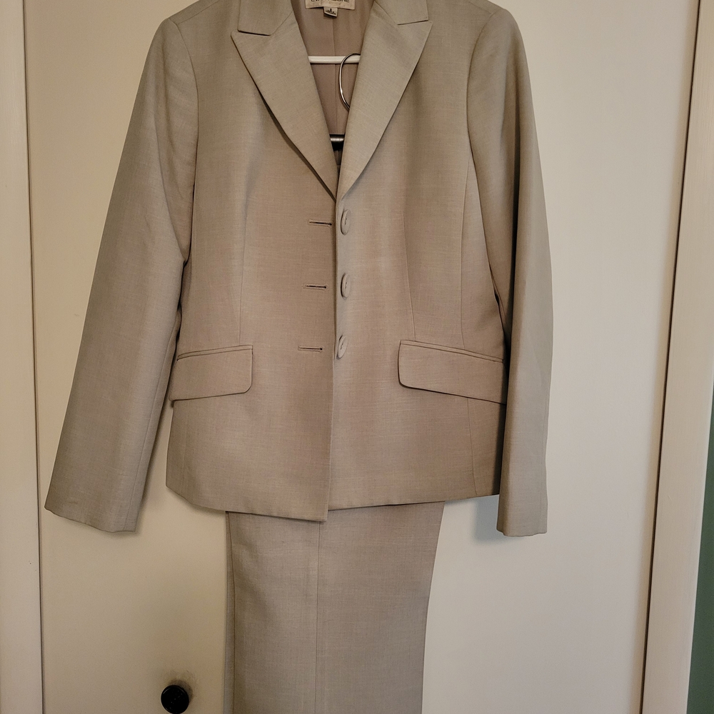 Evan Picone Light Gray Men's Suit
